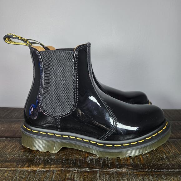 Dr Martens 2976 Womens Size 6 Glossy Patent Leather Chelsea Boots Black - Picture 1 of 13